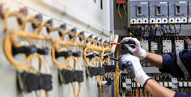 Professional Electrician technician working in St. Petersburg, FL